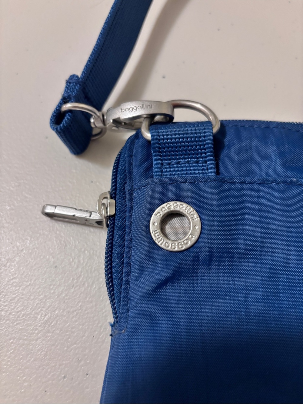 Baggallini Securtex Classic Anti Theft Activity Crossbody Bag Lapis Blue Travel - Picture 5 of 12